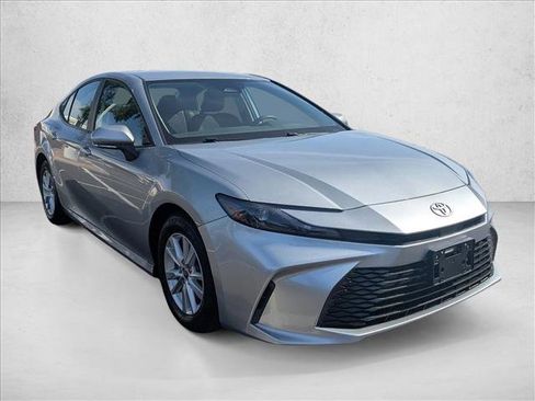 Used 2025 Toyota Camry LE FWD image 3