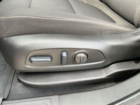 Certified 2023 GMC Acadia SLE w/ Driver Convenience Package image 14