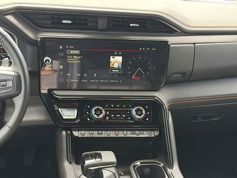 Used 2025 GMC Sierra 1500 AT4 image 14