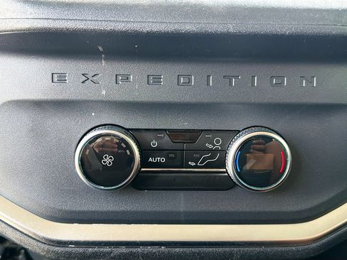Used 2025 Ford Expedition Max Active AWD/4WD image 32