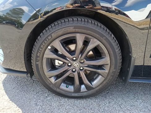 Used 2023 Toyota Sienna XSE FWD image 10