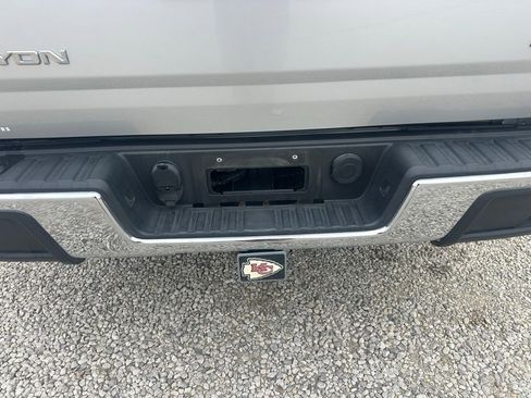 Used 2016 GMC Canyon SLE w/ SLE Convenience Package image 10