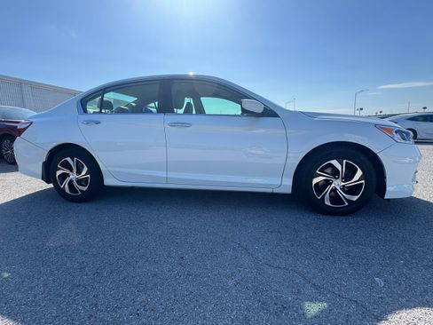 Used 2017 Honda Accord LX image 1