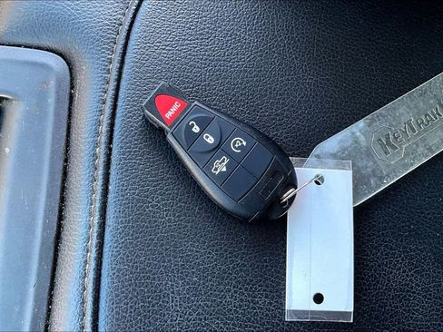 Used 2021 RAM 1500 Classic SLT image 6