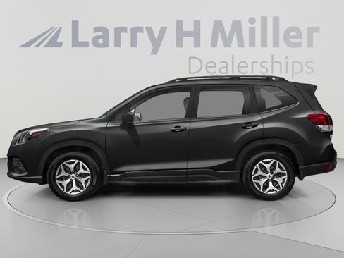 Used 2024 Subaru Forester Premium AWD/4WD image 3