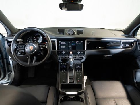 Certified 2026 Porsche Macan AWD/4WD image 25