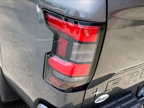 Used 2025 Nissan Frontier SV RWD image 28