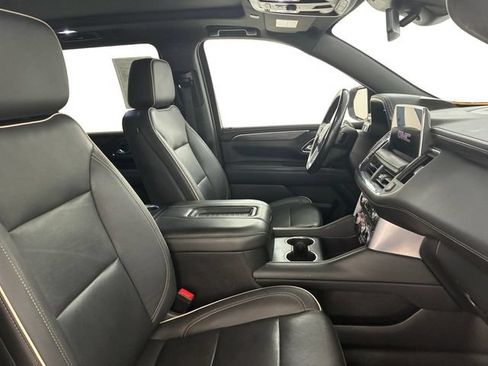 Used 2023 GMC Yukon XL SLT AWD/4WD image 14