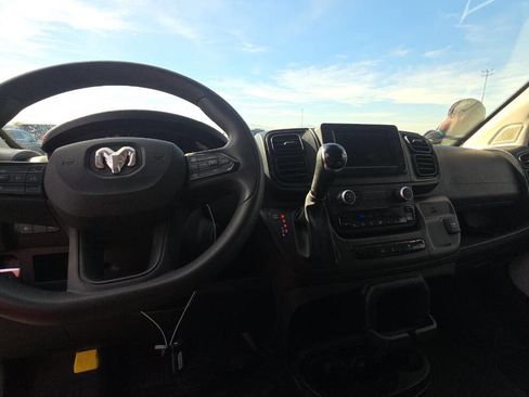 Used 2025 RAM ProMaster 2500 w/ Convenience Group image 12