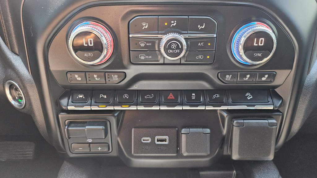 Used 2021 GMC Sierra 1500 AT4 w/ AT4 Premium Package AWD/4WD image 35
