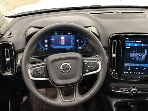 Used 2024 Volvo XC40 B5 Plus w/ Protection Package Premier image 12