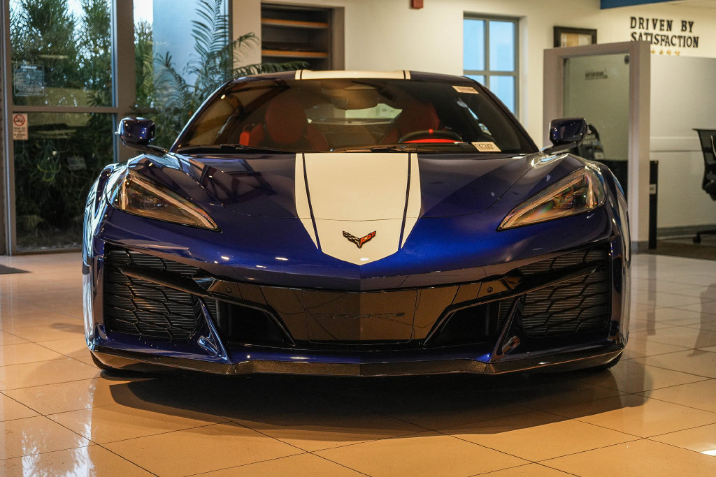 New 2027 Chevrolet Corvette Grand Sport w/ Z52 Sport Performance Package RWD image 2