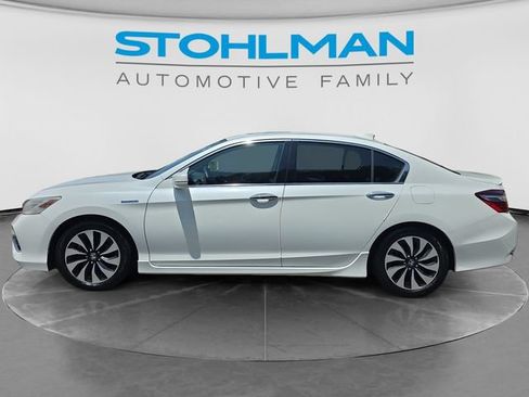 Used 2017 Honda Accord Touring image 8