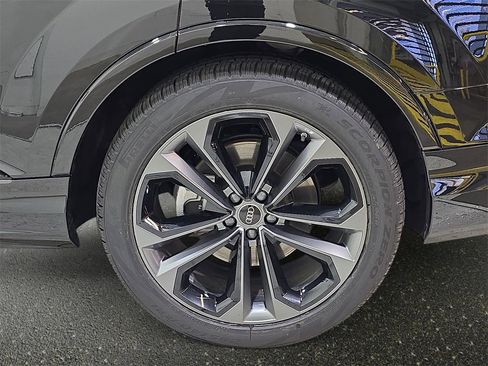 Used 2025 Audi Q7 3.0T Prestige w/ Prestige Package image 36