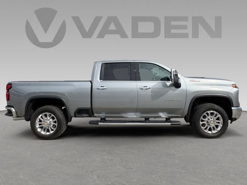 Used 2025 Chevrolet Silverado 2500 LTZ w/ LTZ Convenience Package image 6
