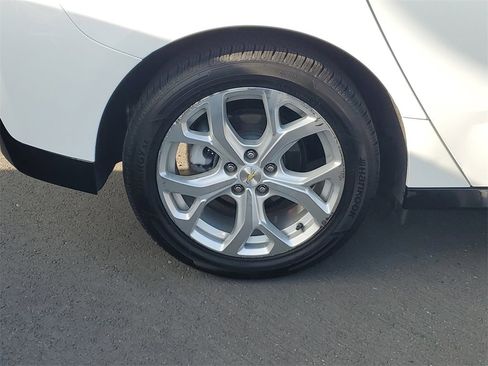 Used 2017 Chevrolet Volt Premier w/ Driver Confidence II Package image 6