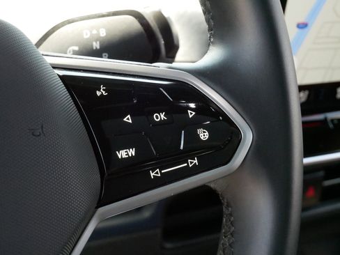Certified 2025 Volkswagen ID. Buzz Pro S Plus AWD/4WD image 24