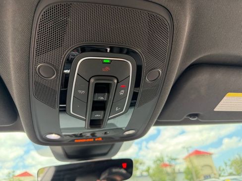 Used 2019 Audi Q8 Premium Plus AWD/4WD image 31