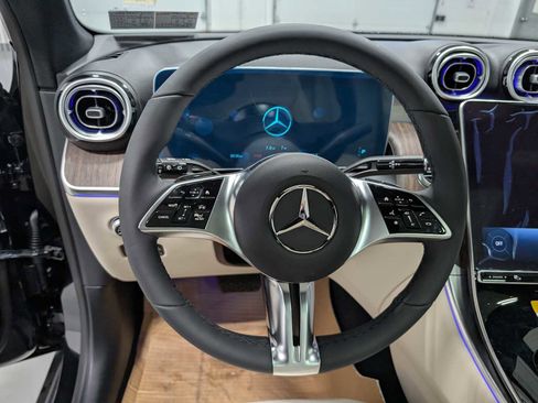 Used 2026 Mercedes-Benz GLC 300 4MATIC image 29