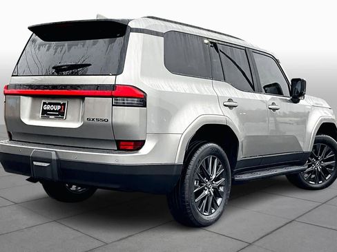 Used 2025 Lexus GX 550 w/ Accessory Package (2T) image 13