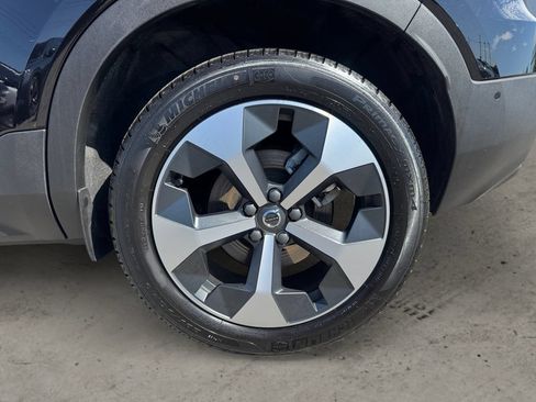 Certified 2026 Volvo XC40 B5 Plus AWD/4WD image 9