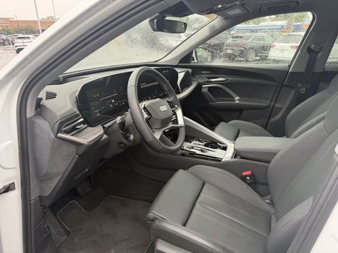 Used 2025 Audi Q5 Premium w/ Premium Plus AWD/4WD image 5