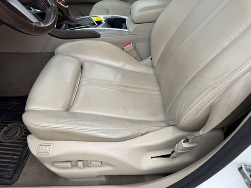 Used 2015 Cadillac SRX Luxury w/ Driver Awareness Package image 19