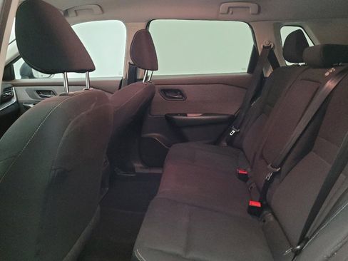 Used 2023 Nissan Rogue S AWD/4WD image 18