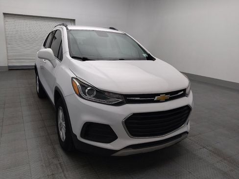Used 2020 Chevrolet Trax LT FWD image 14