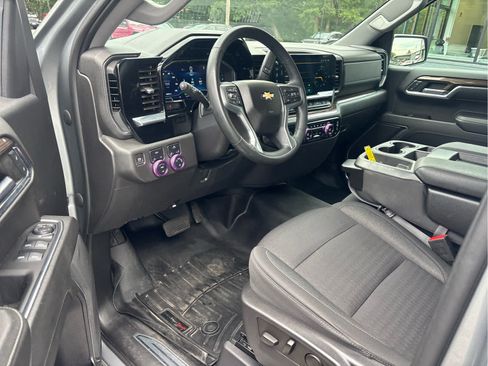 Used 2023 Chevrolet Silverado 1500 LT AWD/4WD image 19