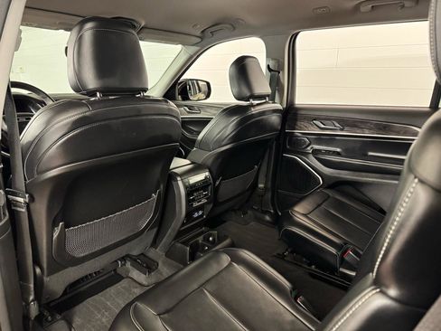 Used 2021 Jeep Grand Cherokee L Limited image 37