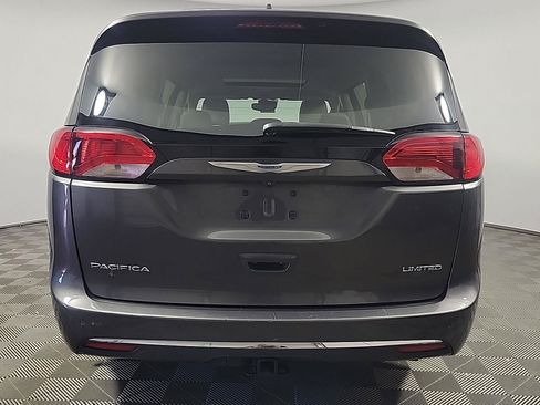 Used 2019 Chrysler Pacifica Limited FWD image 5