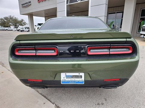 Certified 2022 Dodge Challenger R/T image 5