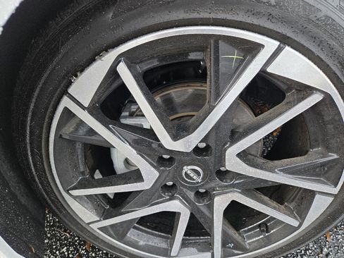 Used 2024 Nissan Sentra SR w/ SR Premium Package image 12