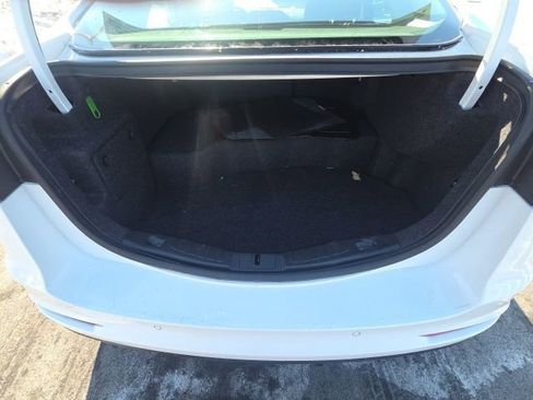 Used 2020 Ford Fusion SE FWD image 12