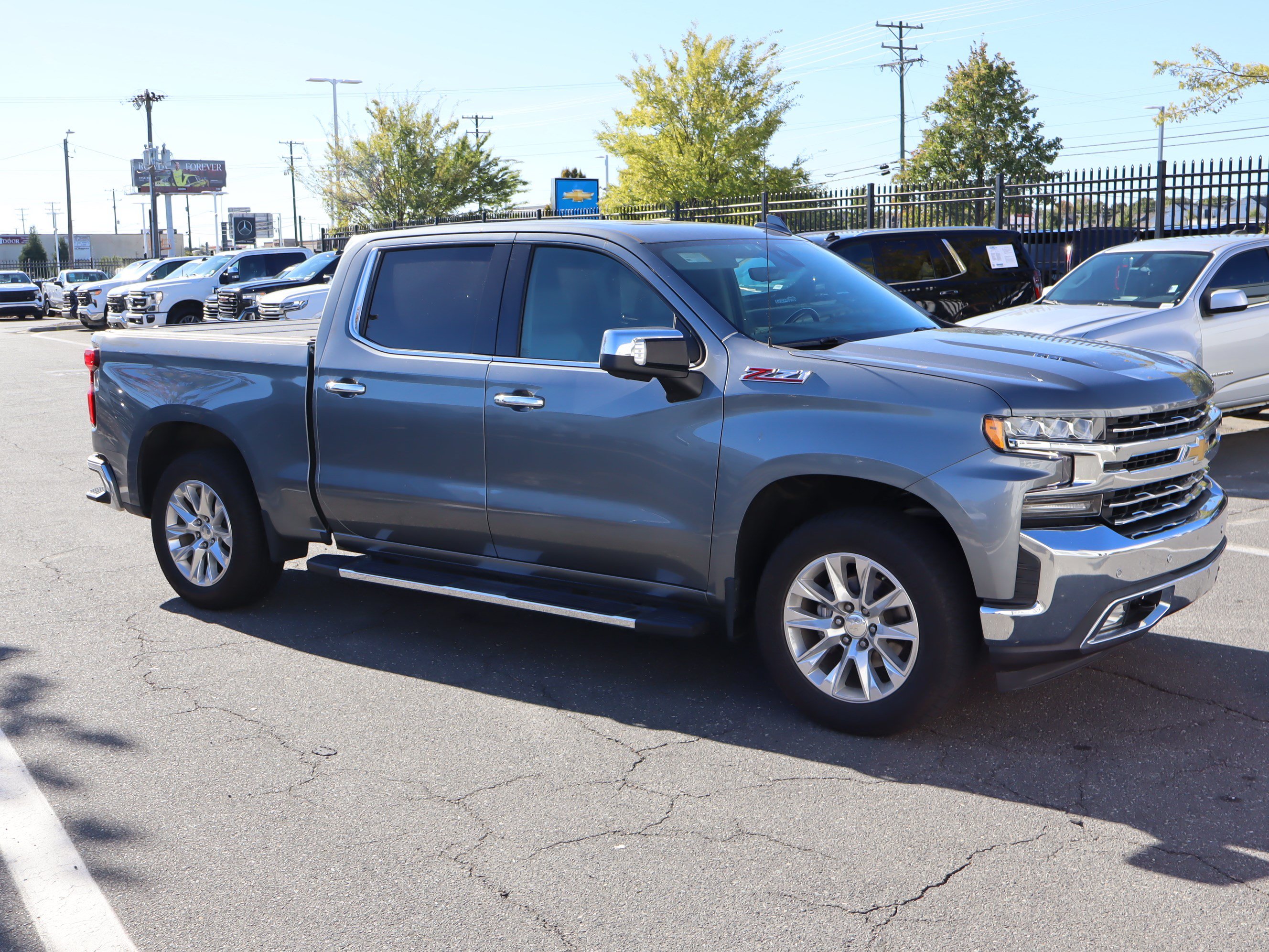 Used 2022 Chevrolet Silverado 1500 LTZ w/ LTZ Premium Package AWD/4WD image 14
