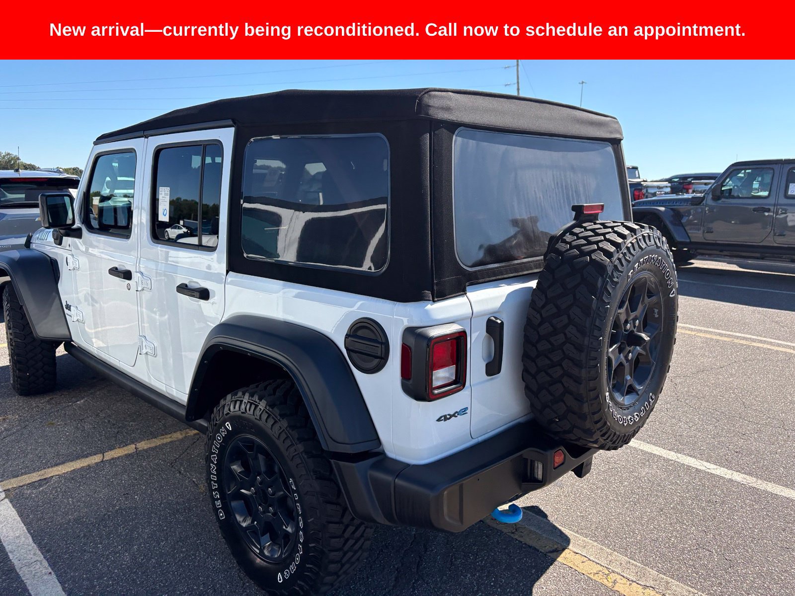 Used 2023 Jeep Wrangler Unlimited w/ Cold Weather Group AWD/4WD image 7
