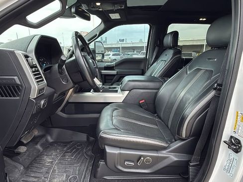 Used 2019 Ford F250 Platinum w/ Platinum Ultimate Package AWD/4WD image 11