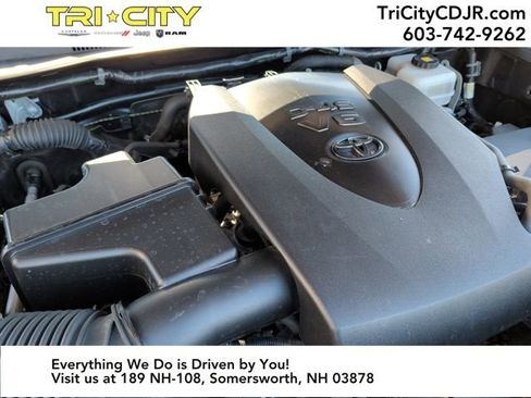 Used 2018 Toyota Tacoma TRD Off-Road w/ Technology Package image 27