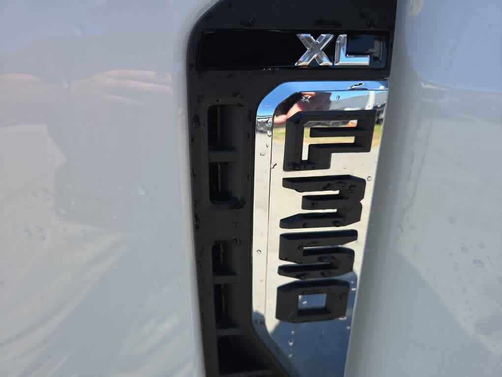 New 2025 Ford F350 XL w/ XL Chrome Package RWD image 15
