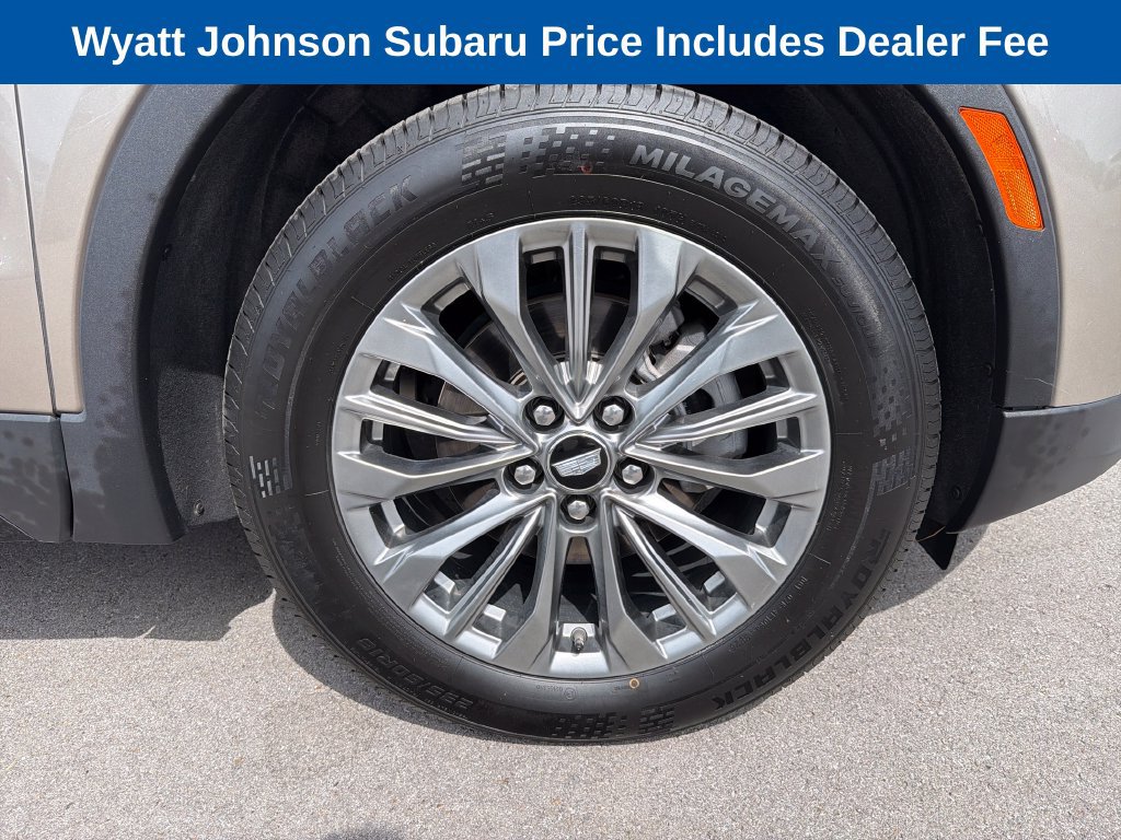 Used 2025 Cadillac XT4 Premium Luxury FWD image 13