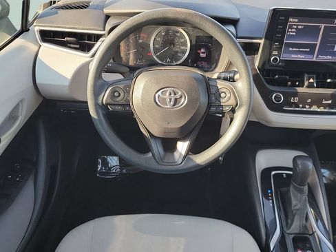 Used 2022 Toyota Corolla LE FWD image 12