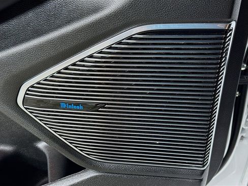 Used 2022 Jeep Grand Cherokee Summit w/ Luxury Tech Group V image 19