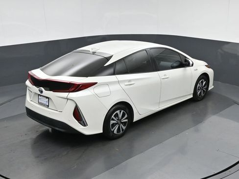 Used 2017 Toyota Prius Prime Advanced image 54