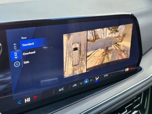 New 2026 Chevrolet Suburban LS image 21