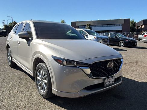Used 2024 MAZDA CX-5 AWD 2.5 S w/ Preferred Package image 3