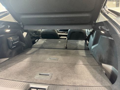 Used 2024 Nissan Ariya AWD image 11