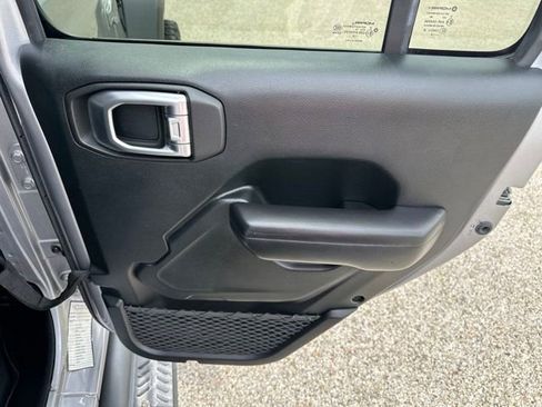 Used 2019 Jeep Wrangler Unlimited Sport S AWD/4WD image 38