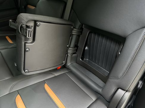 Certified 2025 GMC Sierra 1500 AT4 w/ AT4 Preferred Package image 35