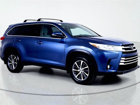 Used 2019 Toyota Highlander XLE image 8
